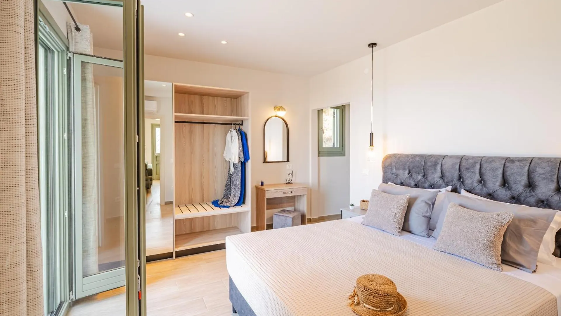 Luxury Villa Artemis Pool, Jacuzzi, Peace & Perfect Sunsets In Kefalonia Svoronata